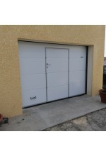 Photo from customer for Porte de garage sectionnelle avec portillon intégré - Sans Rainure - RAL 9016
