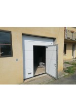 Photo from customer for Porte de garage sectionnelle avec portillon intégré - Sans Rainure - RAL 9016